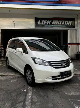 HONDA FREED 2012 Putih / White (E) type / PSD