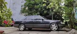 Mercedes-Benz E220 1994