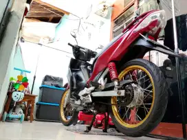 Jupiter z preloved 2009 merah burgundi