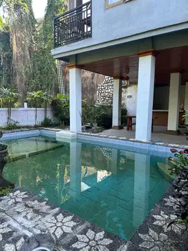 Di jual villa lantai 3 lokasi sading mengwi badung bali