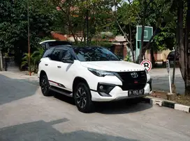 Fortuner VRZ TRD 2018 Matic Diesel – KM Rendah, Istimewa!