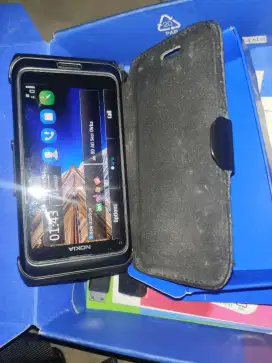 Nokia Communicator E7 fullset mulus