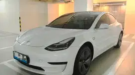 Tesla Model 3 2000 Listrik