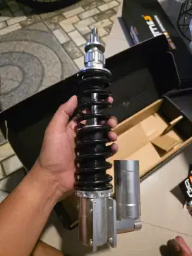 Shock depan cnc model SIP Shock belakang Danmotor vespa klasik,