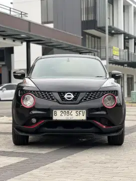 Juke RX Revolt Edition Red on Black Interior