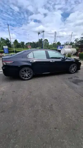 Km 24 rb camry v hybrid 2021/2022 pajk 02 2026 istimewah mulus rapi