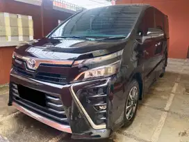 TOYOTA VOXY TH 2018,HITAM, PAJAK BARU, TERAWAT SIAP PAKAI, ISTIMEWA