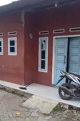 2 kamar tidur - 1 kamar mandi - Rumah kampung jual apa adanya siap hun