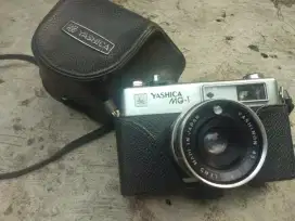 Kamera Vintage FUJICA 250 & YASHICA MG-1 - kondisi simpanan!