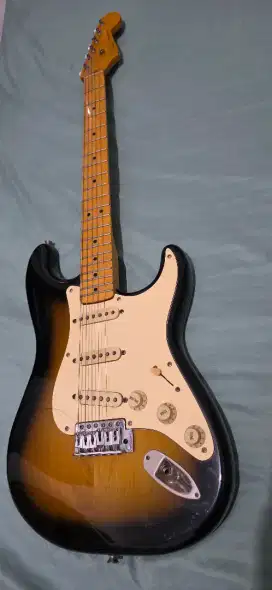 Gitar Elektrik Squier Fender Classic Vibe 50's Sunburst