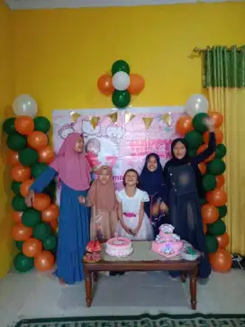 Badut sulap akrobat lucu terlengkap dekorasi balon karakter Surabaya