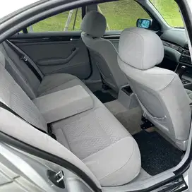 BMW 323i 2000 Bensin