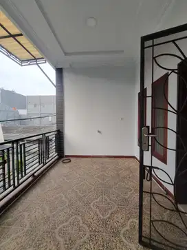 Rumah 2 lt di Poris  7 x 12 m2 semi furniture ada 3 +1 kt 3 km nego