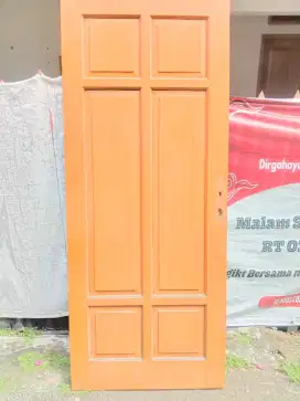 Jual pintu kayu dari pohon damaramar