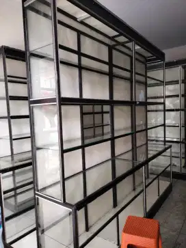 Steling kaca ukuran 3x3M cocok untuk yang mau usaha apotek