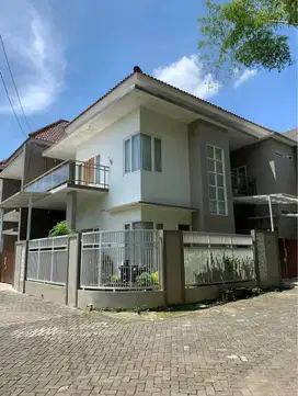 Rumah Mewah Hook Full Furnish Dekat Kampus Merjosari Tlogomas Malang
