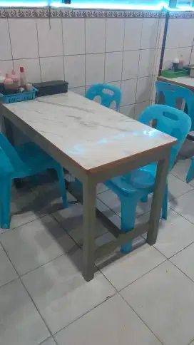 Dijual Meja serbaguna total 7 unit . Borongan