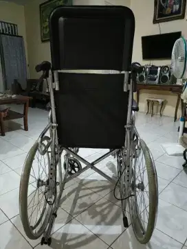 Dijual Satu Set Kursi Roda dan Alat Bantu Jalan Lansia