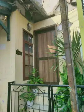 Disewakan rumah tahunan di Cihampelas