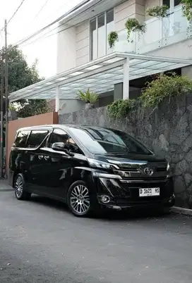 Istimewa! Toyota Vellfire alphard 2015 2.5 G hitam bandung new