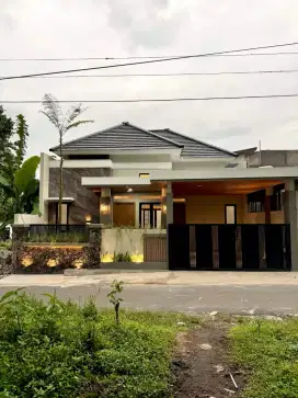 Rumah Mewah Jakal km 13 Sukoharjo Ngaglik dekat Kampus UII Jakal