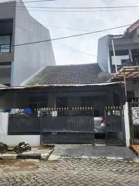 Rumah 1,5 Lantai Clasik Murah di Pos Pengumben Kebon Jeruk Jakarta Bar