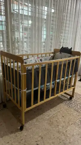 Tempat Tidur Bayi masih mulus