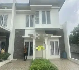 RUMAH CANTIK 2 LANTAI PERUM DTALAGO REGENCY PANCORAN MAS DEPOK