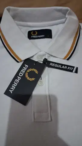 Kaos Fred Perry putih L