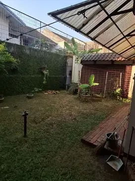 Rumah dengan  tanah luas di Bintaro Jakarta Selatan