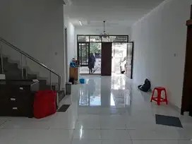 Dijual Rumah intercon kebun jeruk - Jakarta barat, siap huni