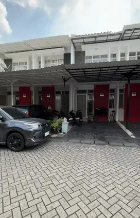 Rumah 2 lt 4 x 15 m2 Di Green Lake City hadap selatan 2+1 kt kosongan