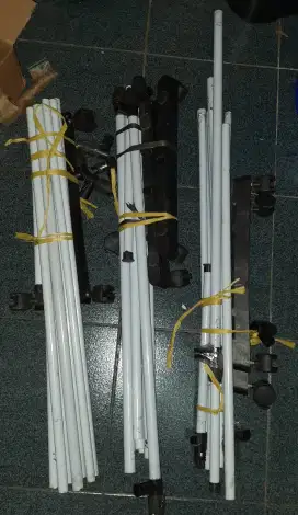 Gantungan baju portable