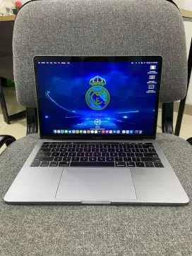 MacBook Pro 2018 i7 16/1TB