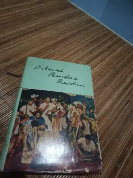 Buku di bawah bendera revolusi