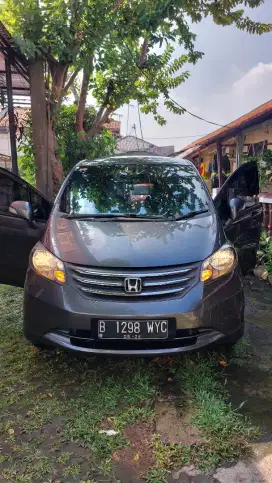 Honda freed psd 2012 type tertinggi