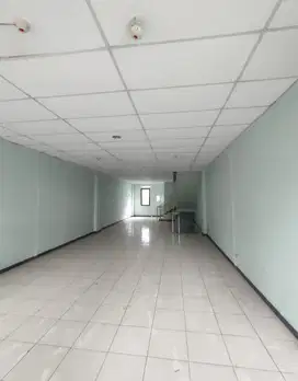 RUKO SIAP PAKAI,SANGAT STRATEGIS DI JL SUDIRMAN