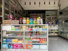 DISEWAKAN 2 LANTAI RUKO DAN STELLING BERISI OBAT