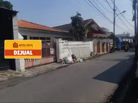 Dijual tanah beserta rumah tua di palmerah jakarta barat