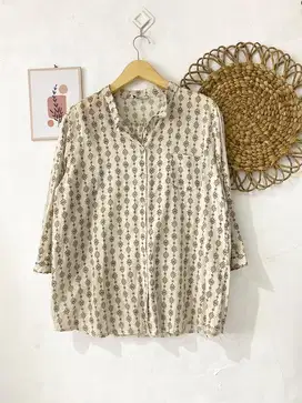 Blouse Motif Etnik Warna Cream – Gaya Chic dan Natural