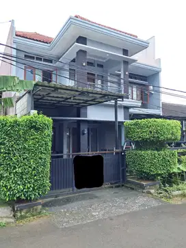 Disewakan Rumah Bagus Luas 2 Lantai Semi Furnished SHM di Pamulang