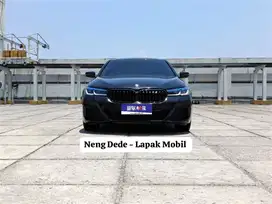 BMW 530i 2.0 Luxury AT 2018
