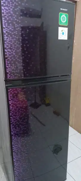 Kulkas sharp 2 pintu mulus