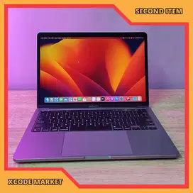 Apple Macbook Pro Retina M2 13 2022 8GB 256GB Touchbar CC 55 Like New