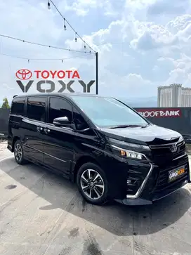 Toyota Voxy 2019 Hitam Low KM