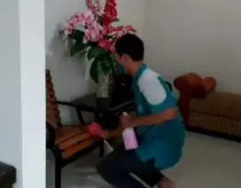 Jasa cleaning service bagian ruang tamu kamar mandi kamar tidur dapur
