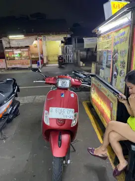 Vespa s iget 125