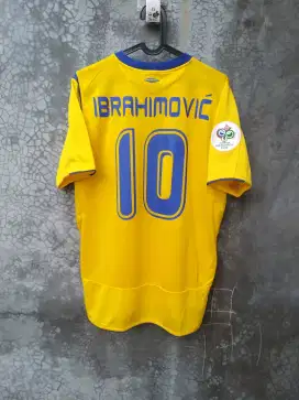 Jersey baju bola original size M sweden swedia zlatan ibrahimovic 2005