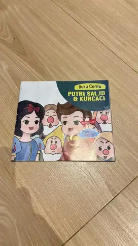 Buku cerita putri salju