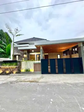Dijual Rumah Cantik Modern Lokasi Jalan Kaliurang